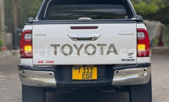 Buy Used Toyota Hilux White Car in Dar es Salaam in Dar es Salaam Buy Used Toyota Hilux White Car in Dar es Salaam in Dar es Salaam