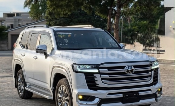 Buy Import Toyota Land Cruiser White Car in Dar es Salaam in Dar es Salaam Buy Import Toyota Land Cruiser White Car in Dar es Salaam in Dar es Salaam