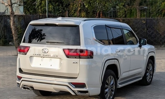 Buy Import Toyota Land Cruiser White Car in Dar es Salaam in Dar es Salaam Buy Import Toyota Land Cruiser White Car in Dar es Salaam in Dar es Salaam