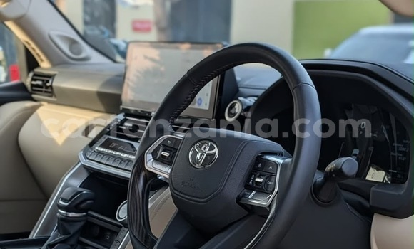 Buy Import Toyota Land Cruiser White Car in Dar es Salaam in Dar es Salaam Buy Import Toyota Land Cruiser White Car in Dar es Salaam in Dar es Salaam