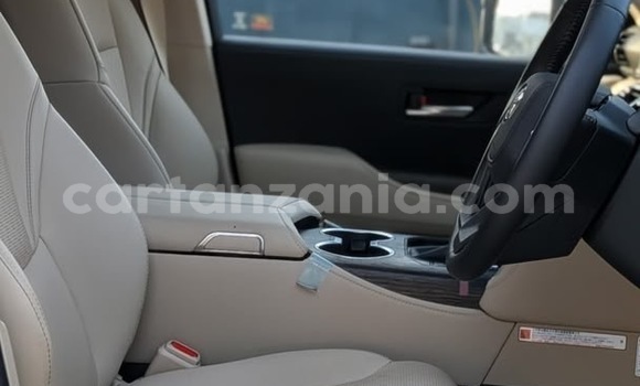 Buy Import Toyota Land Cruiser White Car in Dar es Salaam in Dar es Salaam Buy Import Toyota Land Cruiser White Car in Dar es Salaam in Dar es Salaam