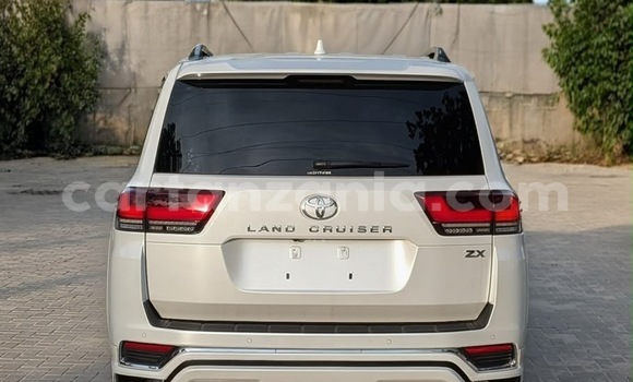 Buy Import Toyota Land Cruiser White Car in Dar es Salaam in Dar es Salaam Buy Import Toyota Land Cruiser White Car in Dar es Salaam in Dar es Salaam