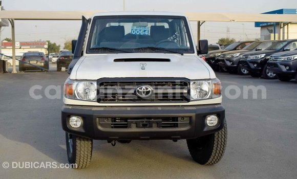 Buy Import Toyota Land Cruiser White Car in Import - Dubai in Arusha Buy Import Toyota Land Cruiser White Car in Import - Dubai in Arusha