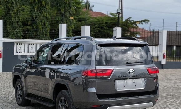 Buy Import Toyota Land Cruiser Other Car in Dar es Salaam in Dar es Salaam Buy Import Toyota Land Cruiser Other Car in Dar es Salaam in Dar es Salaam