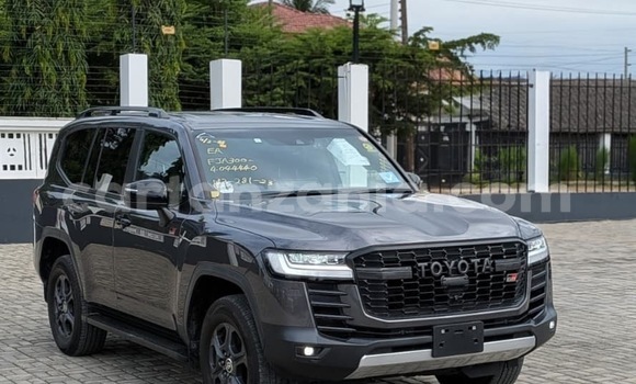 Buy Import Toyota Land Cruiser Other Car in Dar es Salaam in Dar es Salaam Buy Import Toyota Land Cruiser Other Car in Dar es Salaam in Dar es Salaam