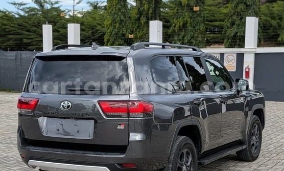 Buy Import Toyota Land Cruiser Other Car in Dar es Salaam in Dar es Salaam Buy Import Toyota Land Cruiser Other Car in Dar es Salaam in Dar es Salaam