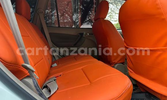 Buy Used Toyota RAV4 White Car in Dar es Salaam in Dar es Salaam Buy Used Toyota RAV4 White Car in Dar es Salaam in Dar es Salaam