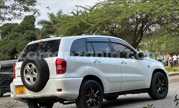 Buy Used Toyota RAV4 White Car in Dar es Salaam in Dar es Salaam Buy Used Toyota RAV4 White Car in Dar es Salaam in Dar es Salaam