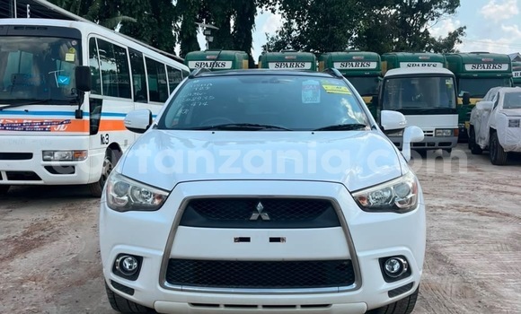 Buy Used Mitsubishi RVR White Car in Dar es Salaam in Dar es Salaam Buy Used Mitsubishi RVR White Car in Dar es Salaam in Dar es Salaam