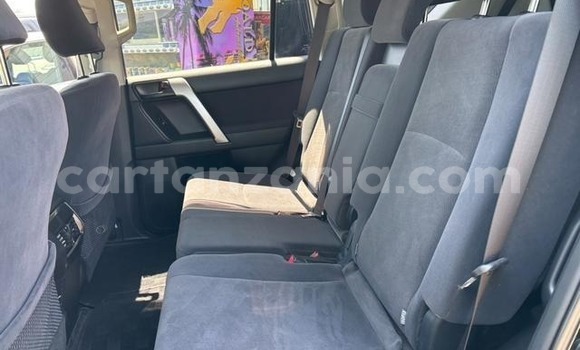 Nunua Ilio tumika Toyota Land Cruiser Prado Nyeusi Gari ndani ya Arusha nchini Arusha Nunua Ilio tumika Toyota Land Cruiser Prado Nyeusi Gari ndani ya Arusha nchini Arusha