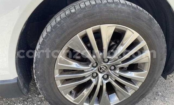 Nunua Ilio tumika Toyota Harrier Nyeupe Gari ndani ya Arusha nchini Arusha Nunua Ilio tumika Toyota Harrier Nyeupe Gari ndani ya Arusha nchini Arusha