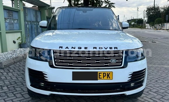 Buy Used Land Rover Range Rover Vogue White Car in Dar es Salaam in Dar es Salaam