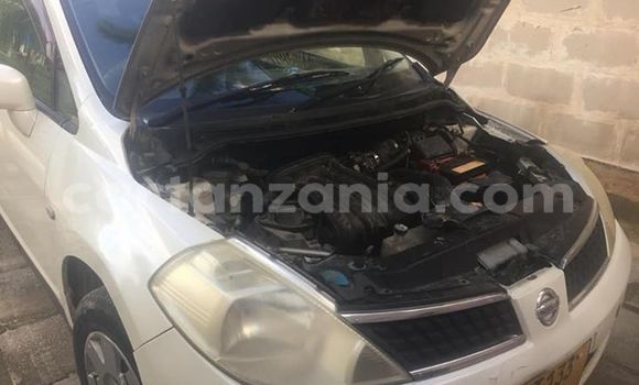 Nunua Ilio tumika Nissan Tiida Nyeupe Gari ndani ya Dar es Salaam nchini Dar es Salaam Nunua Ilio tumika Nissan Tiida Nyeupe Gari ndani ya Dar es Salaam nchini Dar es Salaam
