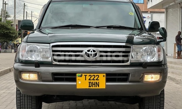 Buy Used Toyota Land Cruiser Green Car in Dar es Salaam in Dar es Salaam