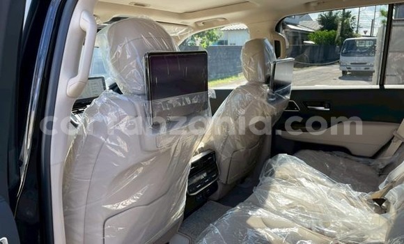 Nunua Ilio tumika Toyota Land Cruiser Nyeusi Gari ndani ya Arusha nchini Arusha Nunua Ilio tumika Toyota Land Cruiser Nyeusi Gari ndani ya Arusha nchini Arusha