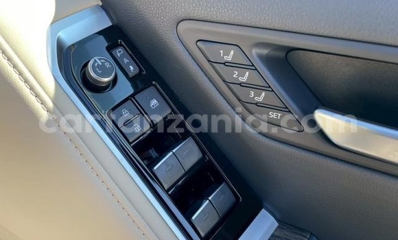 Nunua Ilio tumika Toyota Land Cruiser Nyeusi Gari ndani ya Arusha nchini Arusha Nunua Ilio tumika Toyota Land Cruiser Nyeusi Gari ndani ya Arusha nchini Arusha