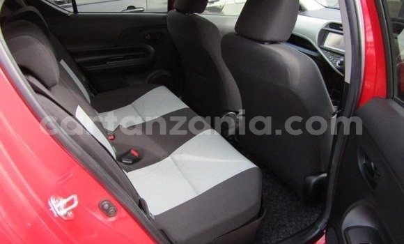 Nunua Ilio tumika Toyota Aqua Nyekundu Gari ndani ya Arusha nchini Arusha Nunua Ilio tumika Toyota Aqua Nyekundu Gari ndani ya Arusha nchini Arusha