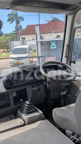 Big with watermark toyota hiace dar es salaam dar es salaam 34382