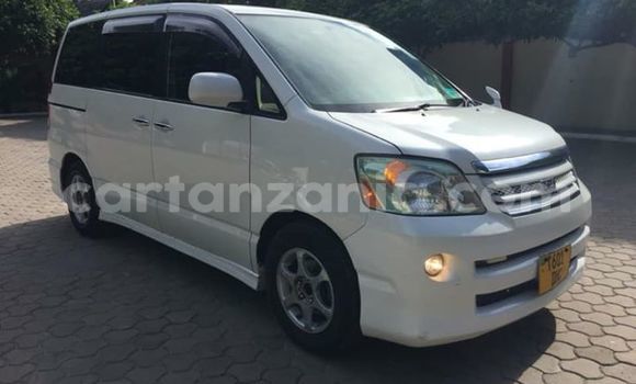 Buy Used Toyota Noah White Car in Dar es Salaam in Dar es Salaam Buy Used Toyota Noah White Car in Dar es Salaam in Dar es Salaam