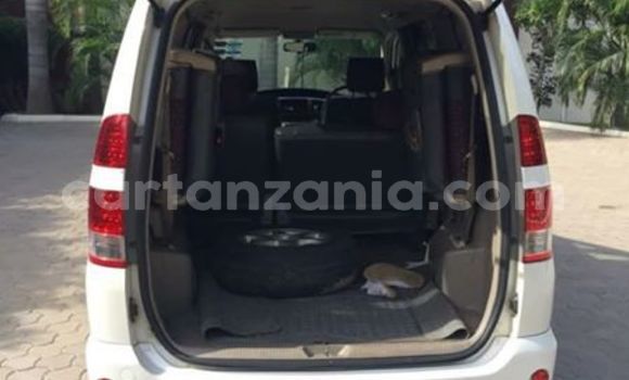 Buy Used Toyota Noah White Car in Dar es Salaam in Dar es Salaam Buy Used Toyota Noah White Car in Dar es Salaam in Dar es Salaam