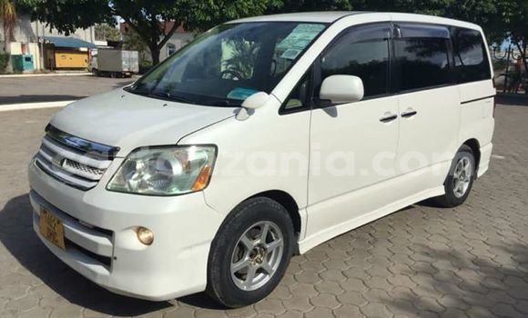 Buy Used Toyota Noah White Car in Dar es Salaam in Dar es Salaam Buy Used Toyota Noah White Car in Dar es Salaam in Dar es Salaam