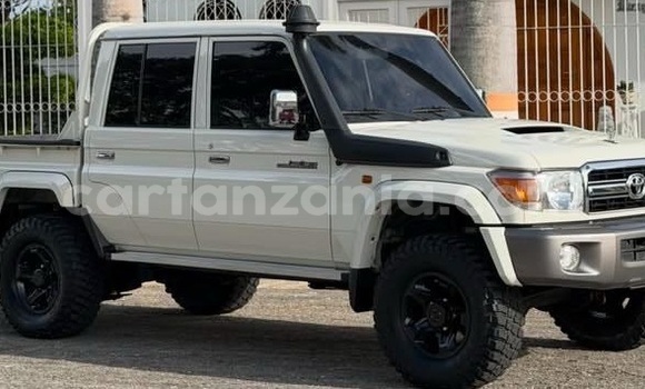 Buy Used Toyota Land Cruiser White Car in Dar es Salaam in Dar es Salaam Buy Used Toyota Land Cruiser White Car in Dar es Salaam in Dar es Salaam