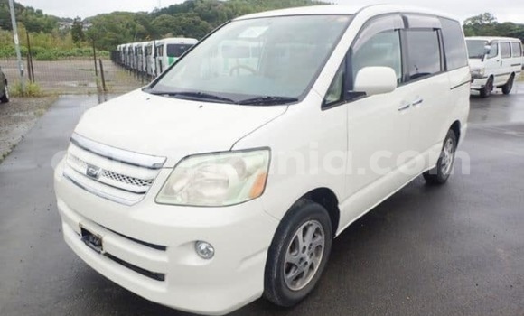 Buy Used Toyota Noah White Car in Arusha in Arusha