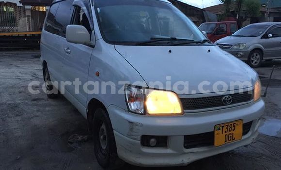 Buy Used Toyota Noah White Car in Dar es Salaam in Dar es Salaam Buy Used Toyota Noah White Car in Dar es Salaam in Dar es Salaam