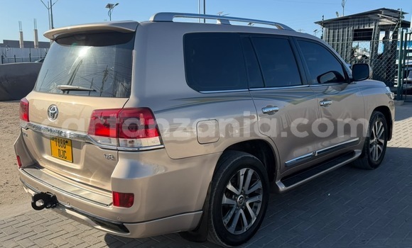 Buy Import Toyota Land Cruiser Beige Car in Dar es Salaam in Dar es Salaam Buy Import Toyota Land Cruiser Beige Car in Dar es Salaam in Dar es Salaam