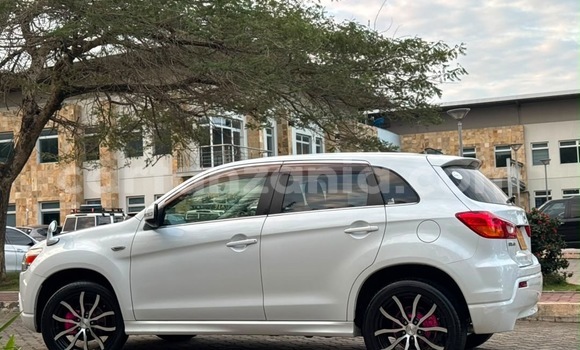 Buy Import Mitsubishi RVR White Car in Dar es Salaam in Dar es Salaam Buy Import Mitsubishi RVR White Car in Dar es Salaam in Dar es Salaam