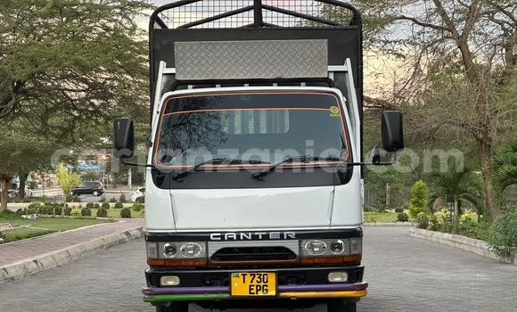 Buy Used Mitsubishi Fuso Fighter White Truck in Dar es Salaam in Dar es Salaam Buy Used Mitsubishi Fuso Fighter White Truck in Dar es Salaam in Dar es Salaam