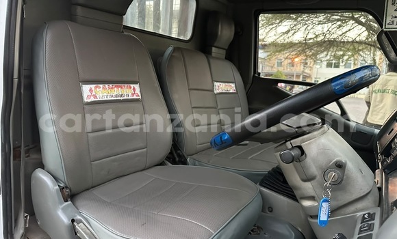 Buy Used Mitsubishi Fuso Fighter White Truck in Dar es Salaam in Dar es Salaam Buy Used Mitsubishi Fuso Fighter White Truck in Dar es Salaam in Dar es Salaam