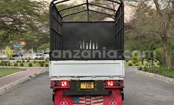 Buy Used Mitsubishi Fuso Fighter White Truck in Dar es Salaam in Dar es Salaam Buy Used Mitsubishi Fuso Fighter White Truck in Dar es Salaam in Dar es Salaam