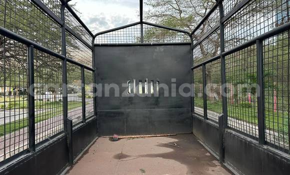 Buy Used Mitsubishi Fuso Fighter White Truck in Dar es Salaam in Dar es Salaam Buy Used Mitsubishi Fuso Fighter White Truck in Dar es Salaam in Dar es Salaam