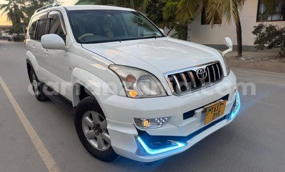 Nunua Ilio tumika Toyota Land Cruiser Nyeupe Gari ndani ya Dar es Salaam nchini Dar es Salaam