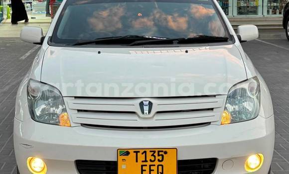 Buy Used Toyota IST White Car in Dar es Salaam in Dar es Salaam