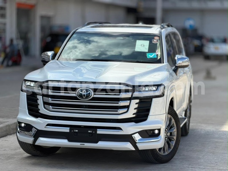 Buy import toyota land cruiser white car in dar es salaam in dar