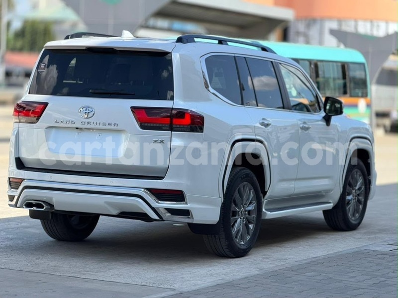 Buy import toyota land cruiser white car in dar es salaam in dar