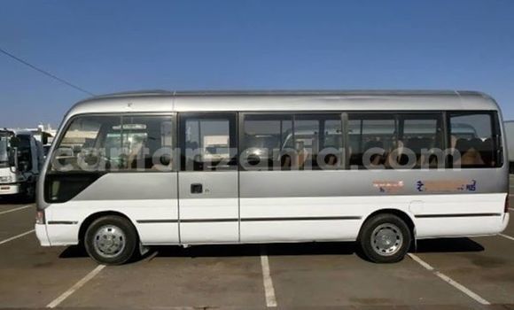 Nunua Ilio tumika Toyota Coaster Nyingine Gari ndani ya Dar es Salaam nchini Dar es Salaam Nunua Ilio tumika Toyota Coaster Nyingine Gari ndani ya Dar es Salaam nchini Dar es Salaam