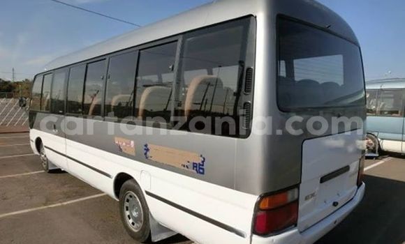 Nunua Ilio tumika Toyota Coaster Nyingine Gari ndani ya Dar es Salaam nchini Dar es Salaam Nunua Ilio tumika Toyota Coaster Nyingine Gari ndani ya Dar es Salaam nchini Dar es Salaam