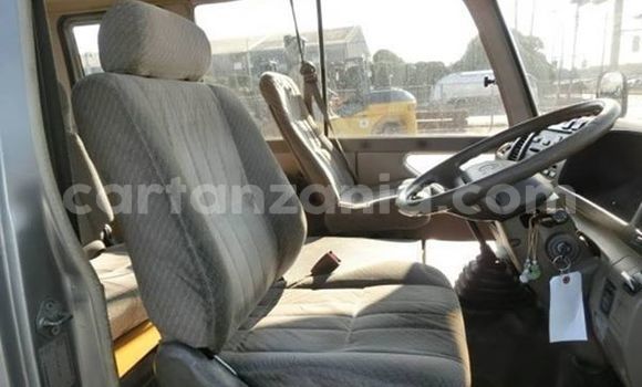 Nunua Ilio tumika Toyota Coaster Nyingine Gari ndani ya Dar es Salaam nchini Dar es Salaam Nunua Ilio tumika Toyota Coaster Nyingine Gari ndani ya Dar es Salaam nchini Dar es Salaam