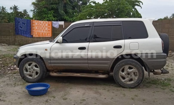 Buy Used Toyota RAV4 White Car in Dar es Salaam in Dar es Salaam Buy Used Toyota RAV4 White Car in Dar es Salaam in Dar es Salaam