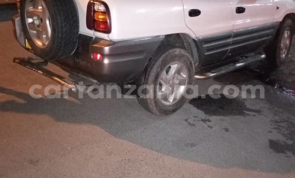 Buy Used Toyota RAV4 White Car in Dar es Salaam in Dar es Salaam Buy Used Toyota RAV4 White Car in Dar es Salaam in Dar es Salaam
