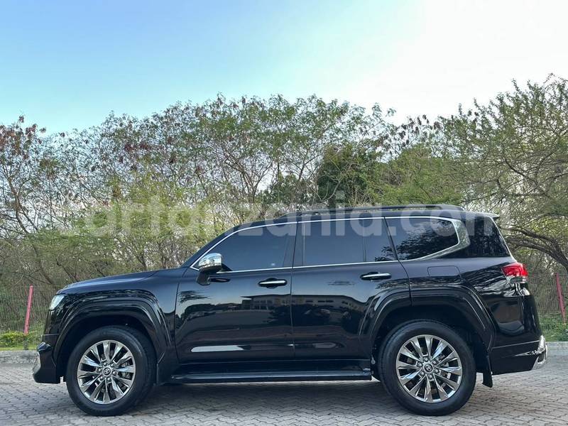 Buy import toyota land cruiser black car in dar es salaam in dar
