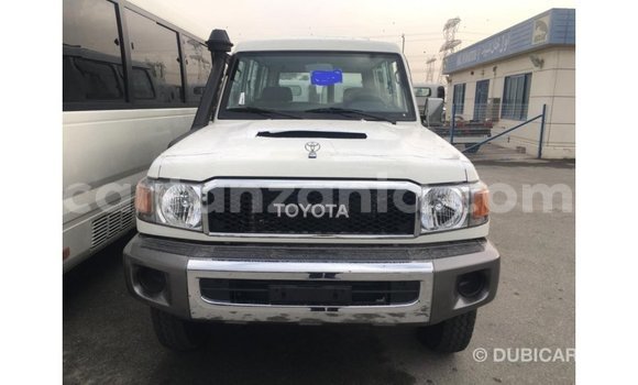 Buy Import Toyota Land Cruiser White Car in Import - Dubai in Arusha Buy Import Toyota Land Cruiser White Car in Import - Dubai in Arusha
