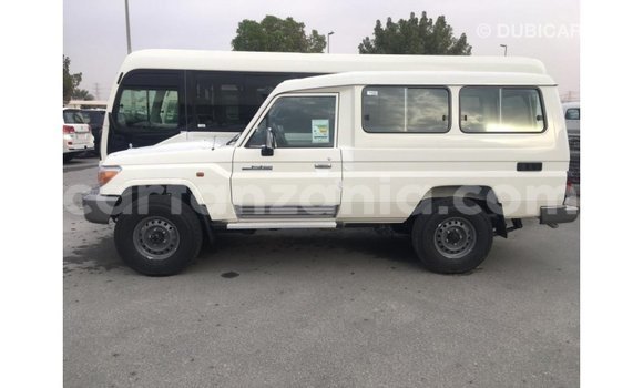 Buy Import Toyota Land Cruiser White Car in Import - Dubai in Arusha Buy Import Toyota Land Cruiser White Car in Import - Dubai in Arusha