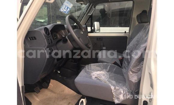 Buy Import Toyota Land Cruiser White Car in Import - Dubai in Arusha Buy Import Toyota Land Cruiser White Car in Import - Dubai in Arusha
