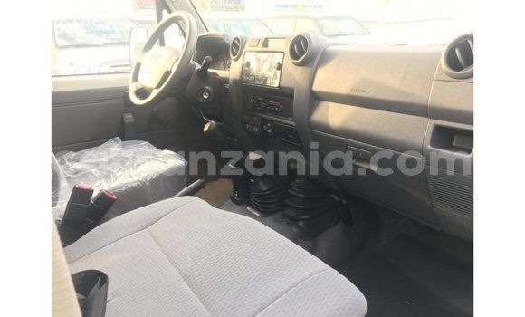 Buy Import Toyota Land Cruiser White Car in Import - Dubai in Arusha Buy Import Toyota Land Cruiser White Car in Import - Dubai in Arusha