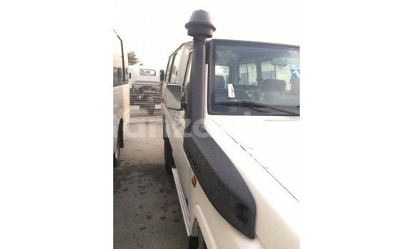 Buy Import Toyota Land Cruiser White Car in Import - Dubai in Arusha Buy Import Toyota Land Cruiser White Car in Import - Dubai in Arusha