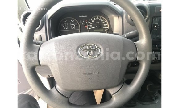 Buy Import Toyota Land Cruiser White Car in Import - Dubai in Arusha Buy Import Toyota Land Cruiser White Car in Import - Dubai in Arusha